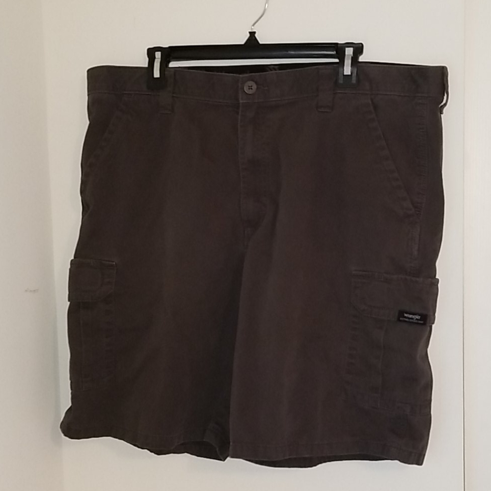 Wrangler men's relaxed fit cargo shorts
